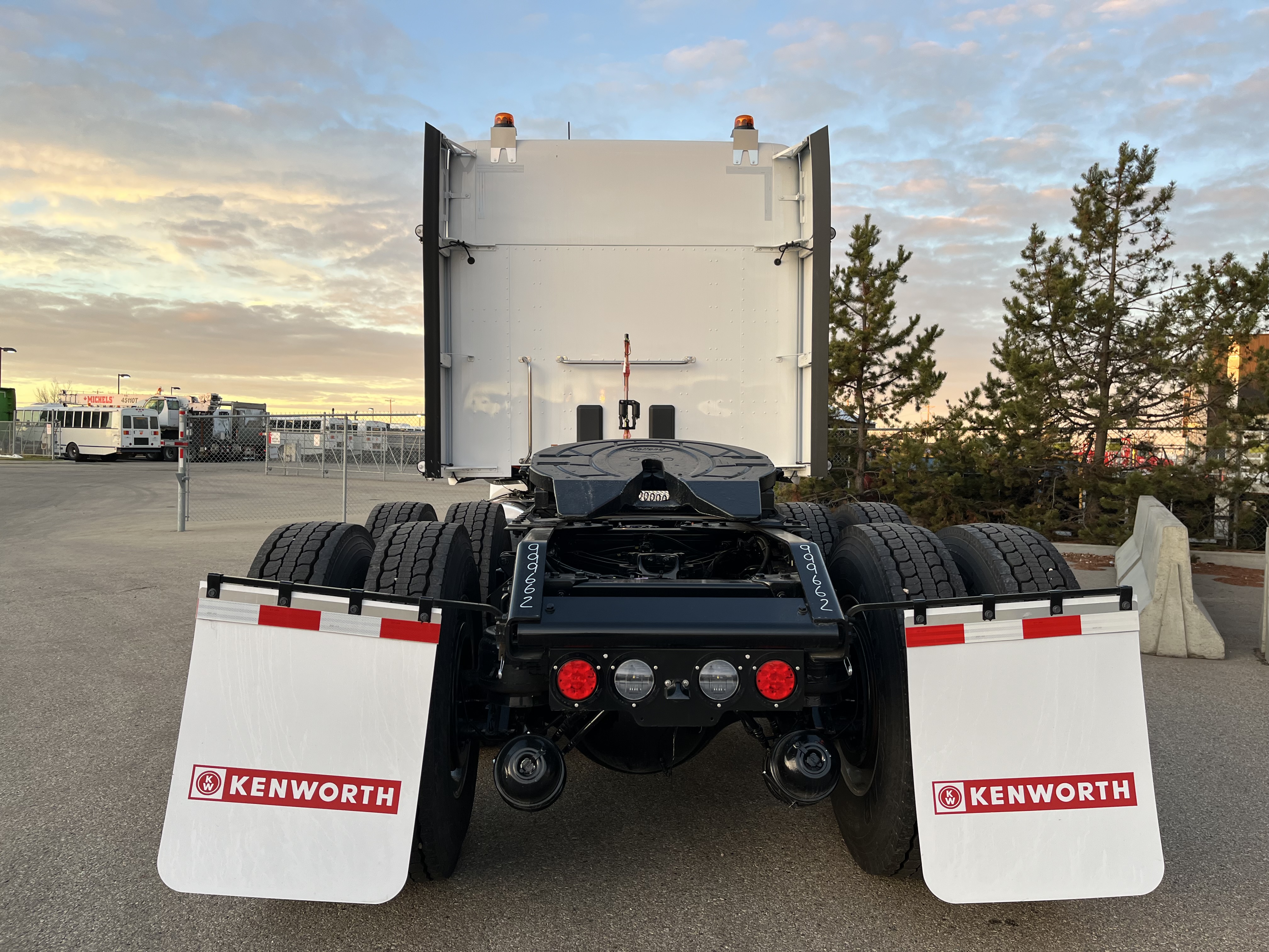 KENWORTH T880 #SJ999662