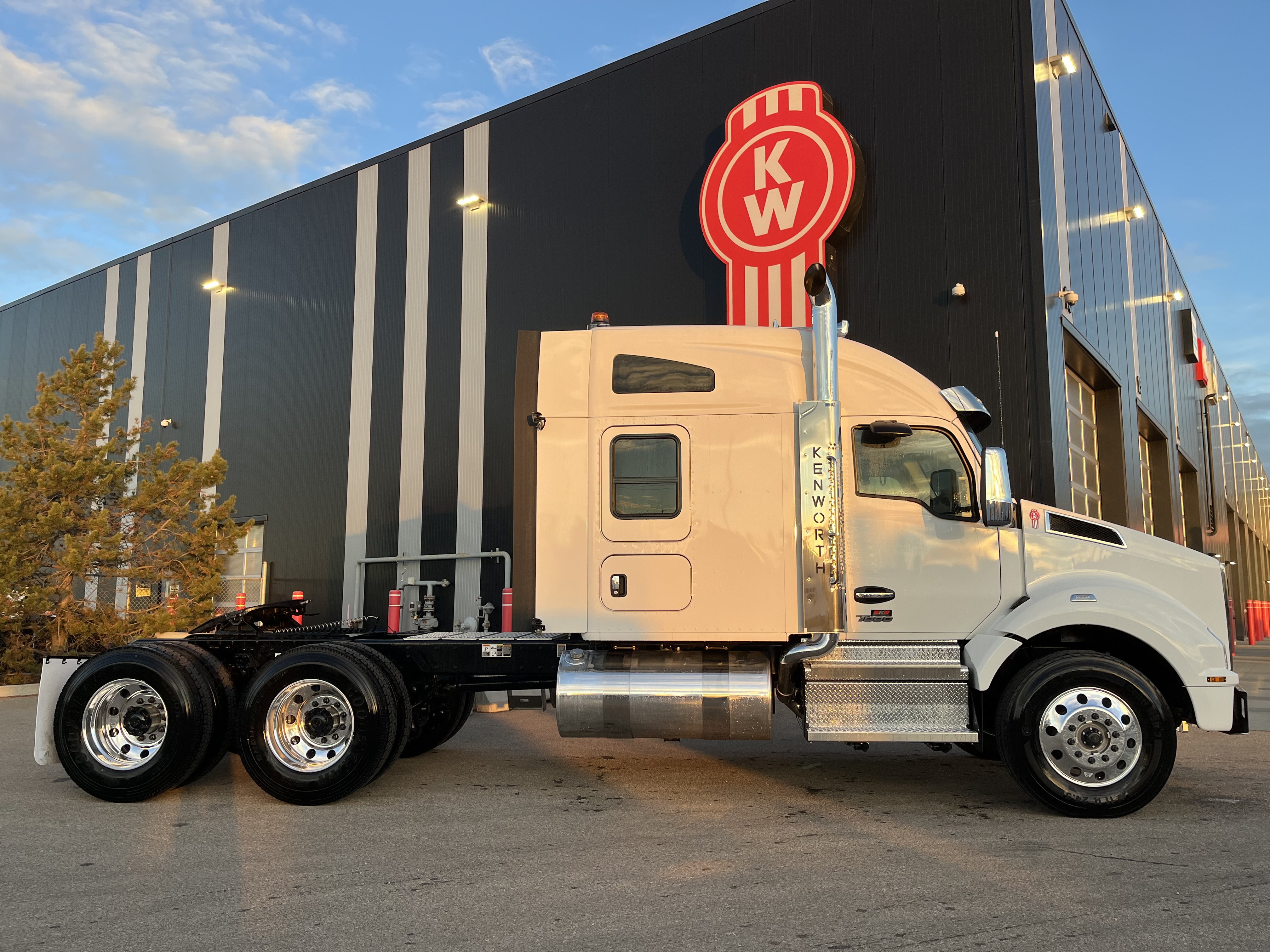 KENWORTH T880 #SJ999664