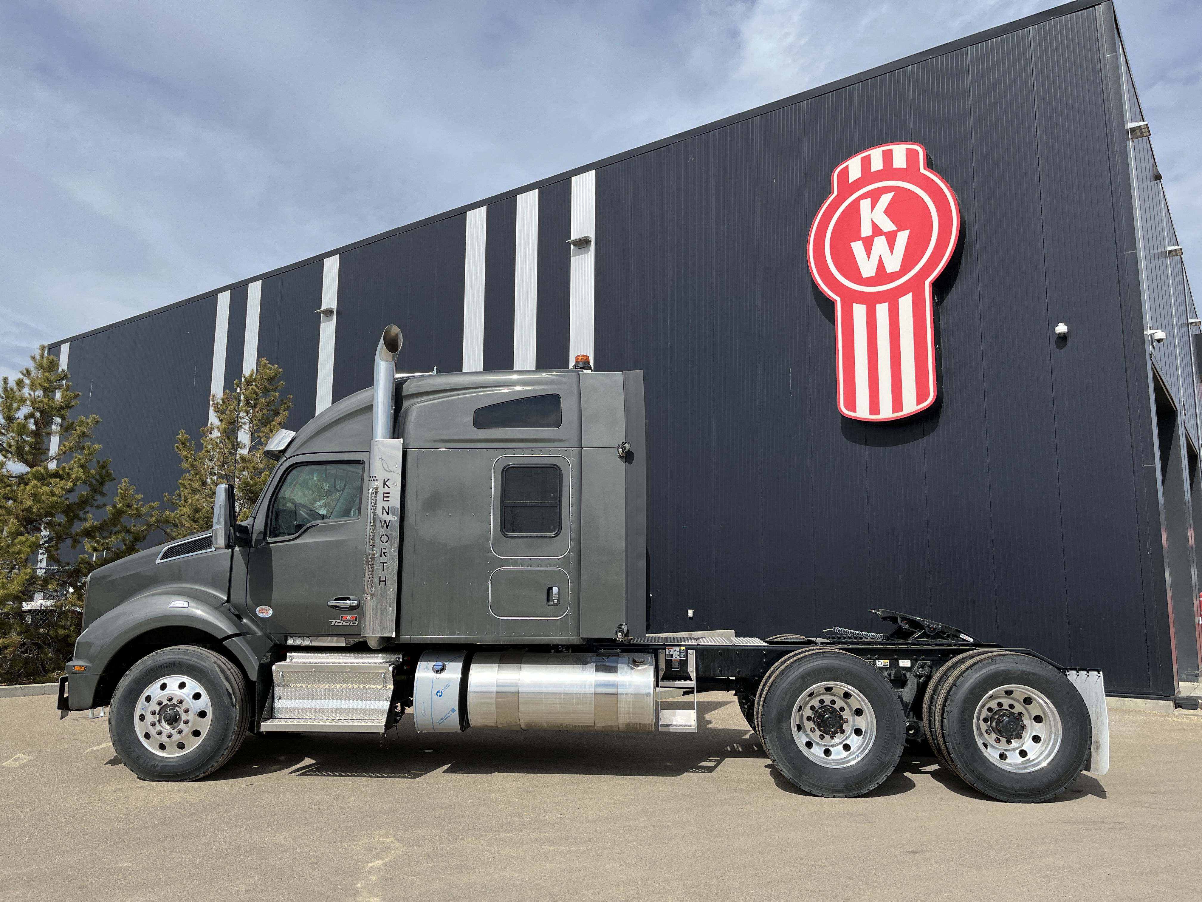 KENWORTH T880 #SJ999675