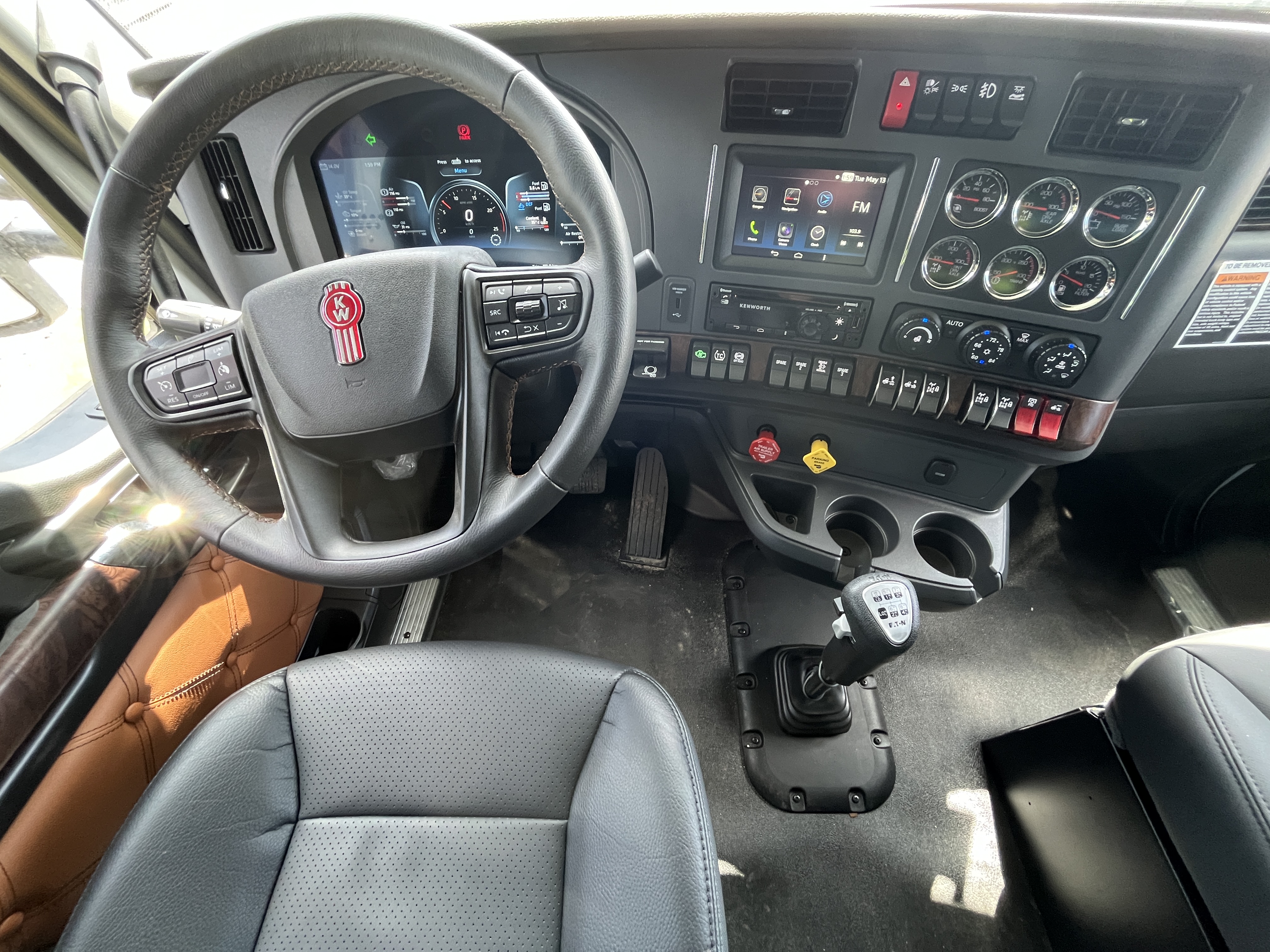 KENWORTH T880 #SJ999680