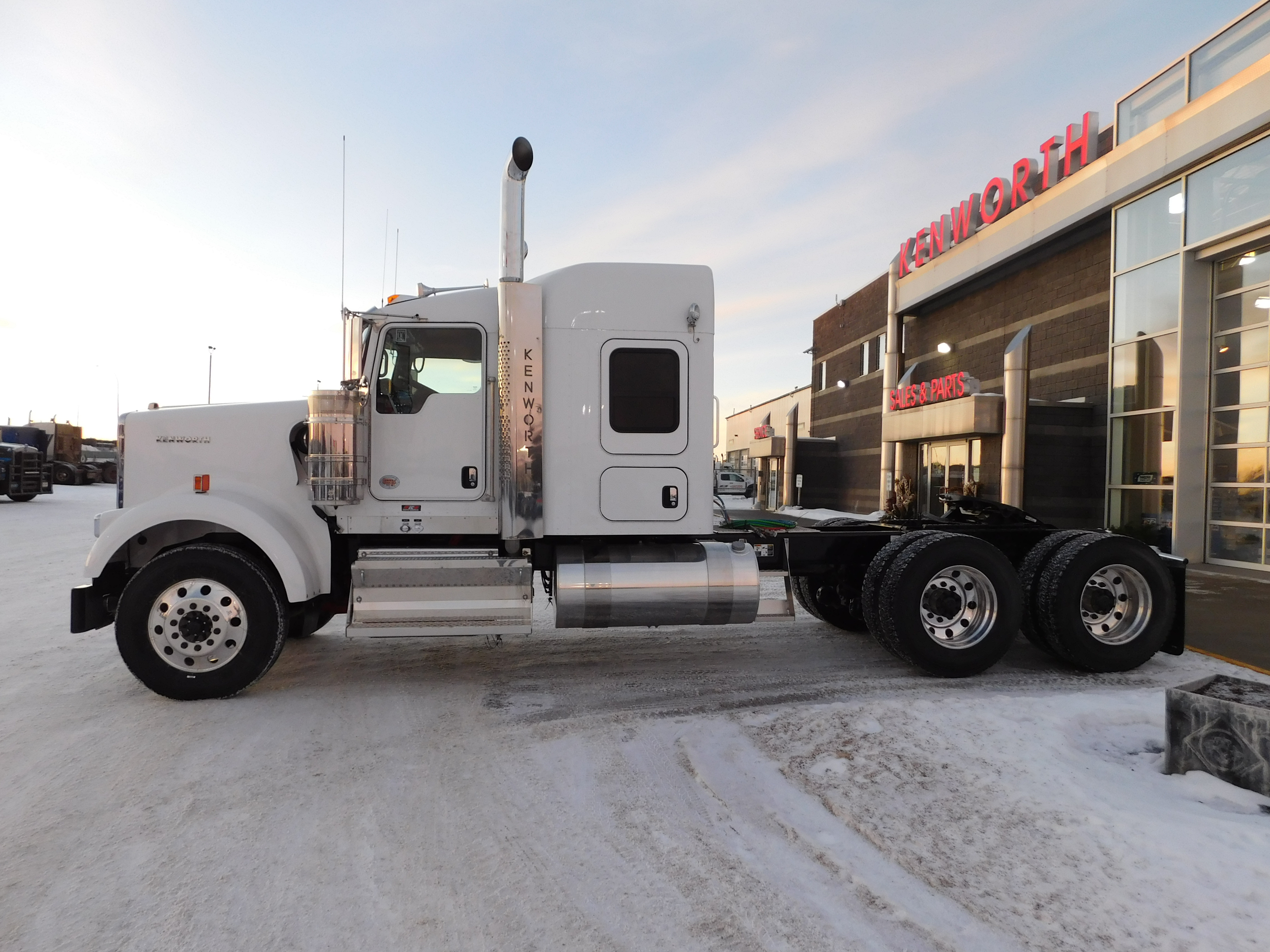 KENWORTH W900B #SR983052