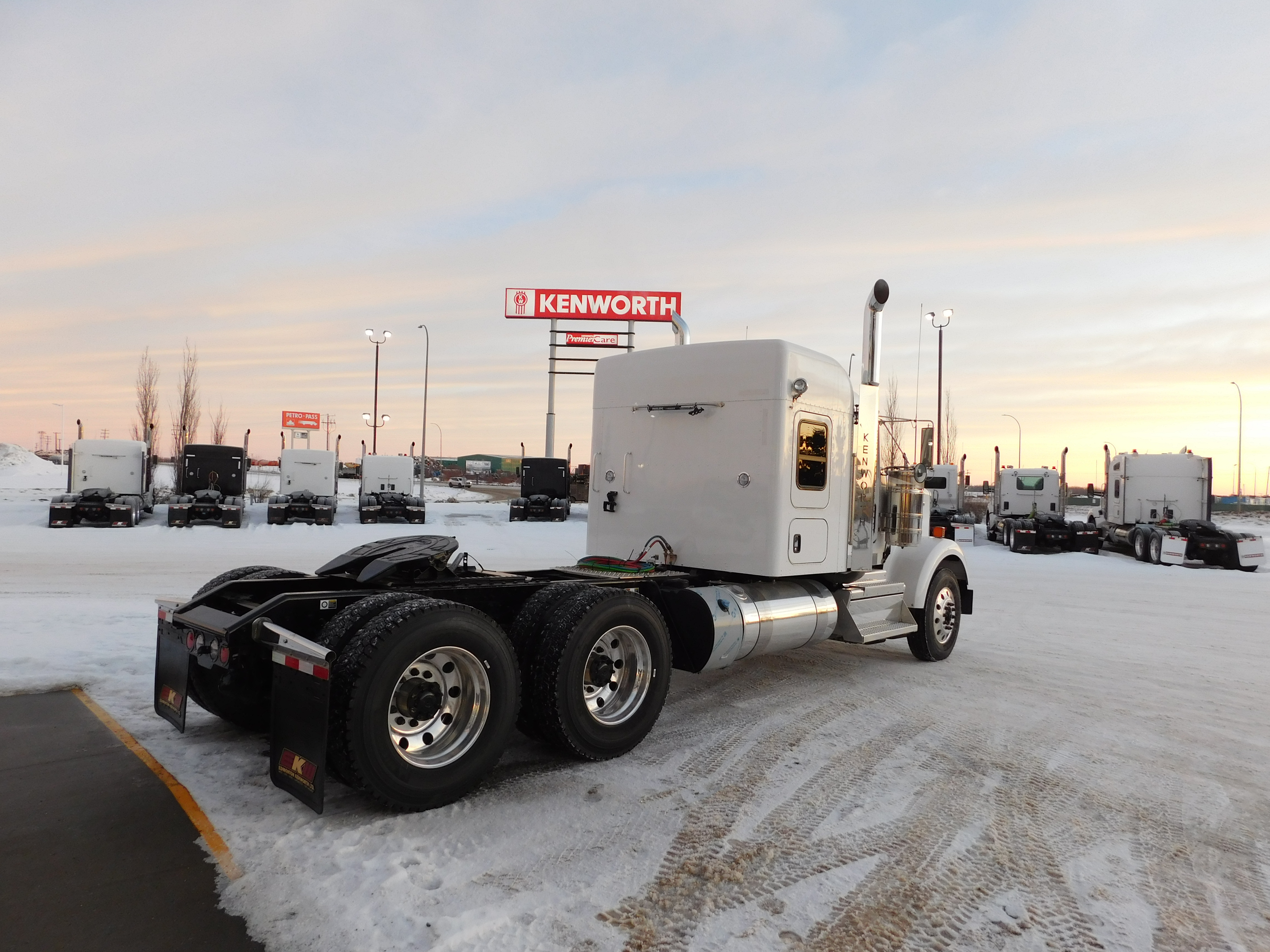 KENWORTH W900B #SR983052