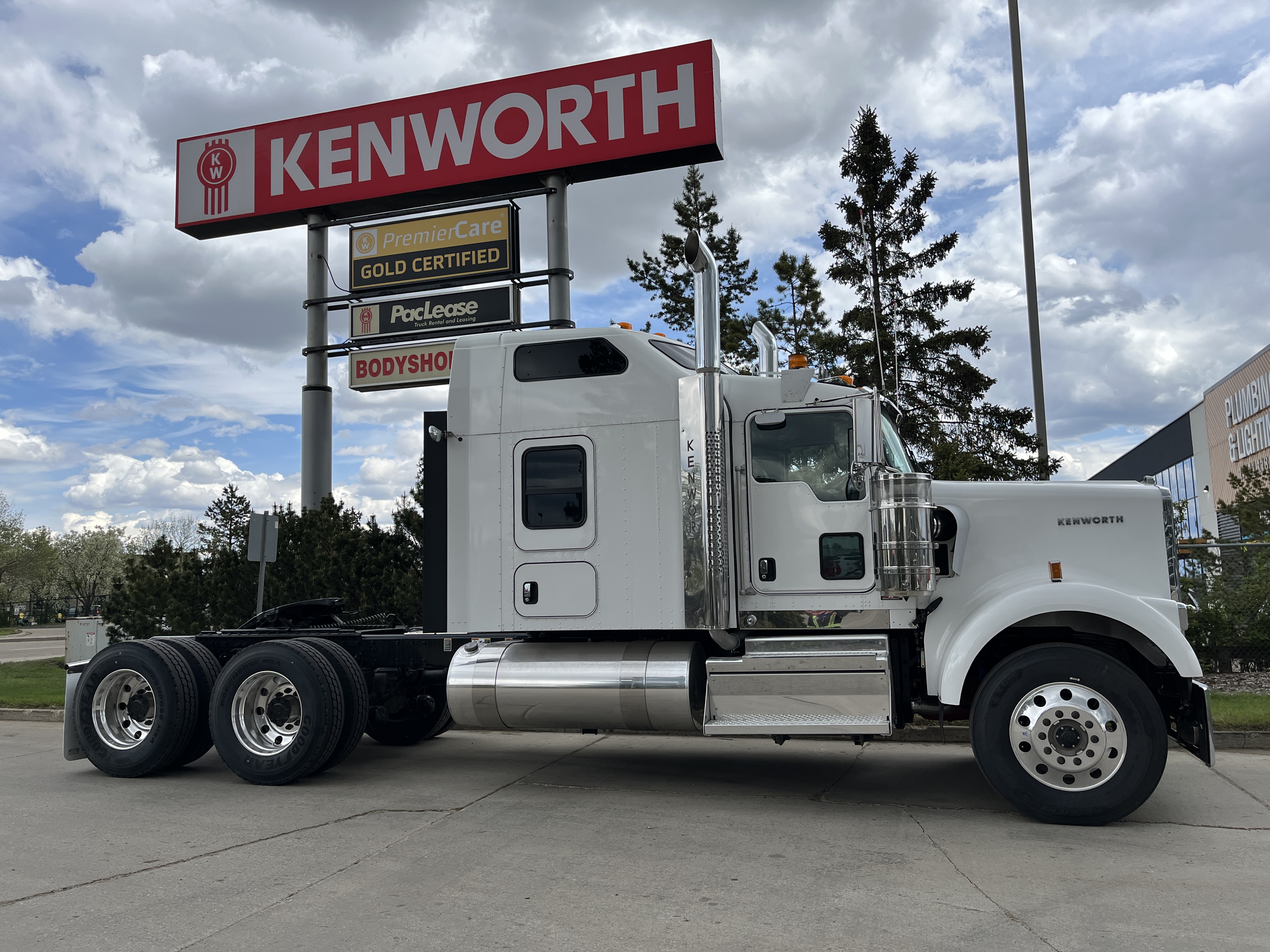 KENWORTH W900B #SR983070