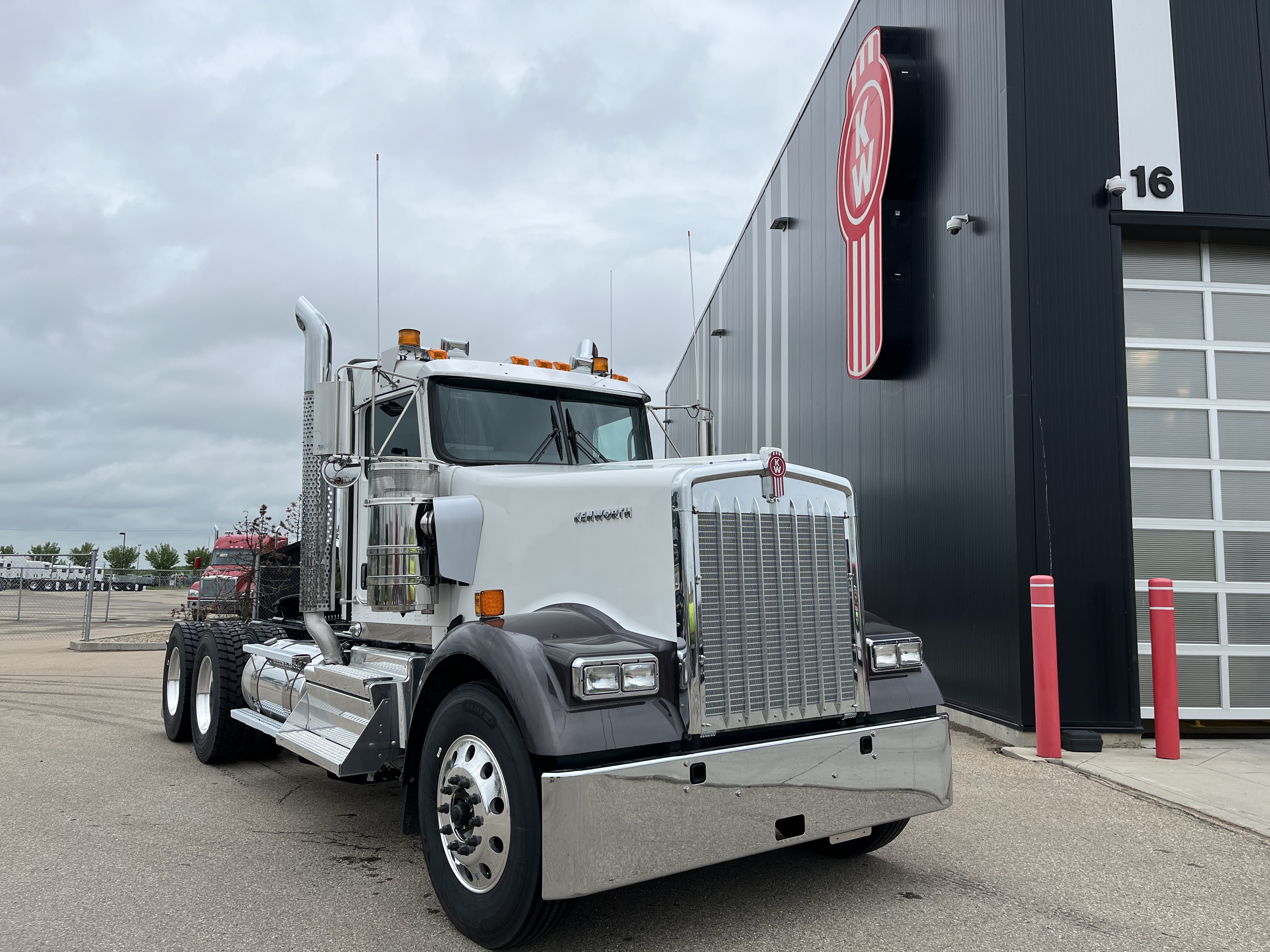Kenworth W900L #SR997597